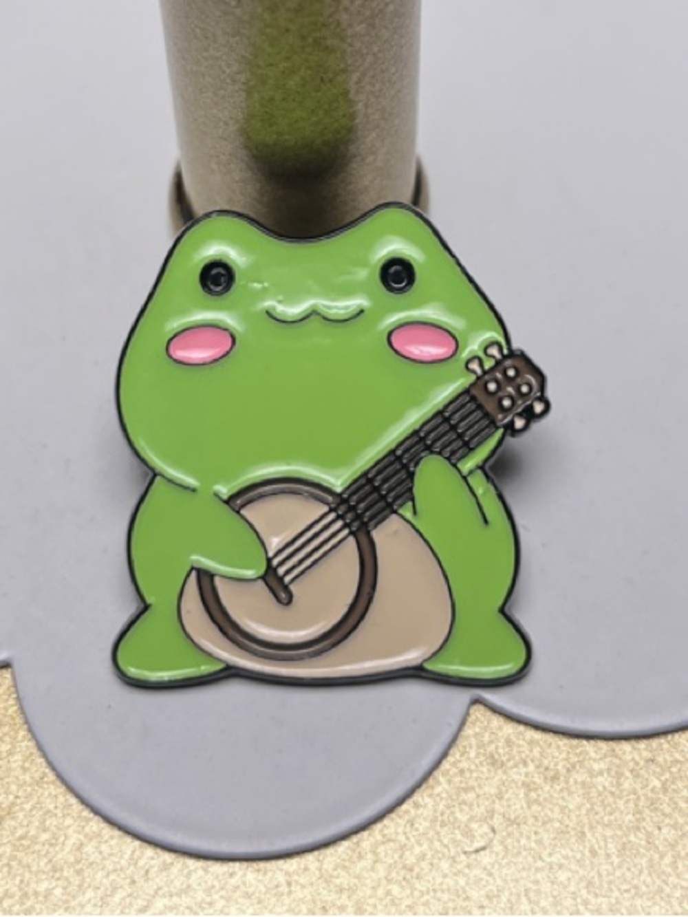 Frog “guitar player” pin brooch new